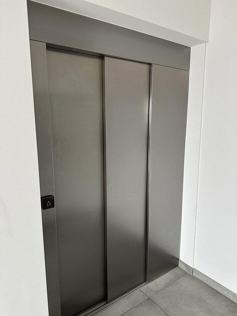 Prodej bytu 3+1 92 m², Buchenweg 5, Rengsdorf, Porýní-Falc Prodej bytu 3+1 92 m², Buchenweg 5, Rengsdorf, Porýní-Falc