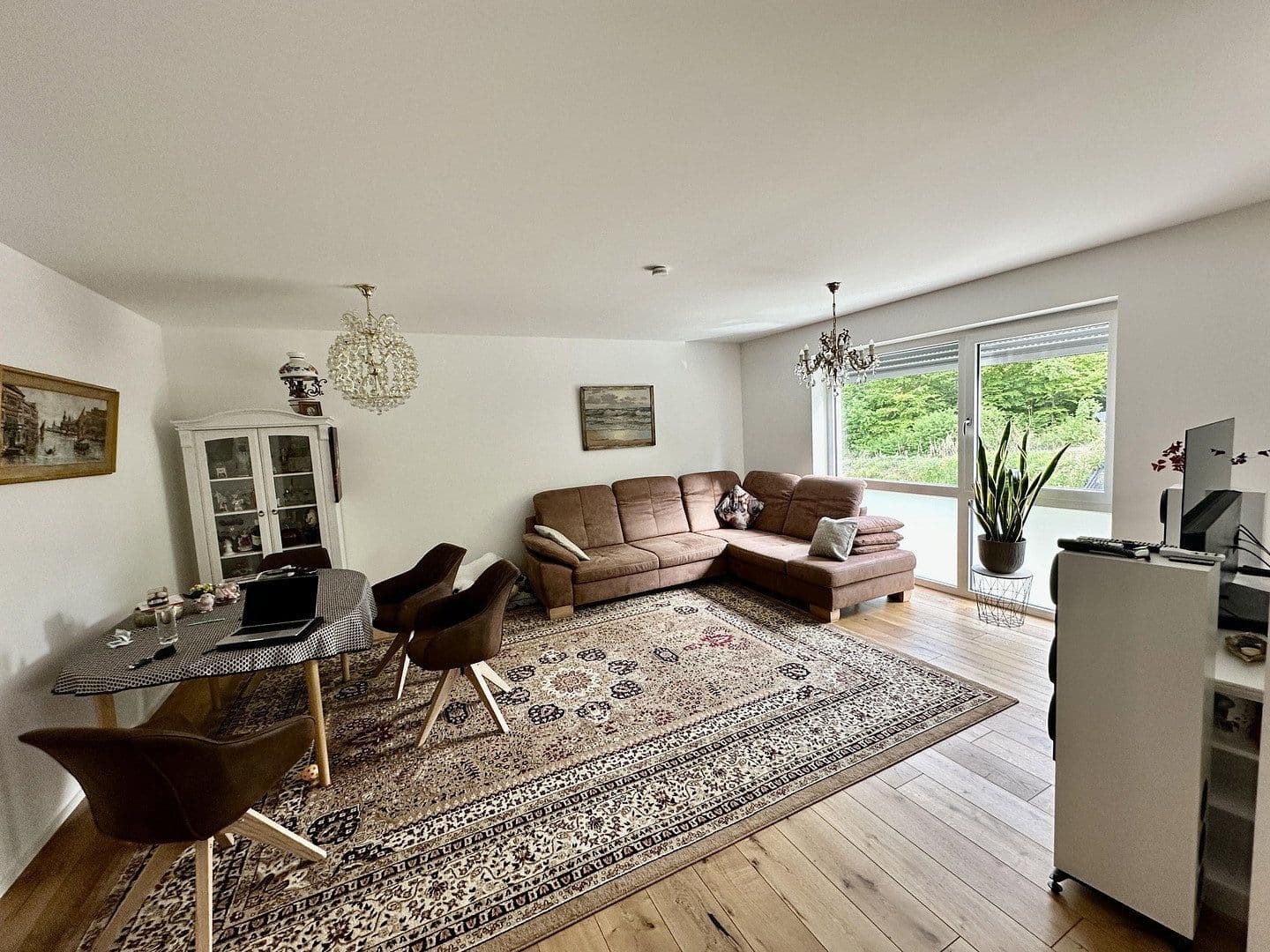 Prodej bytu 3+1 92 m², Buchenweg 5, Rengsdorf, Porýní-Falc Prodej bytu 3+1 92 m², Buchenweg 5, Rengsdorf, Porýní-Falc
