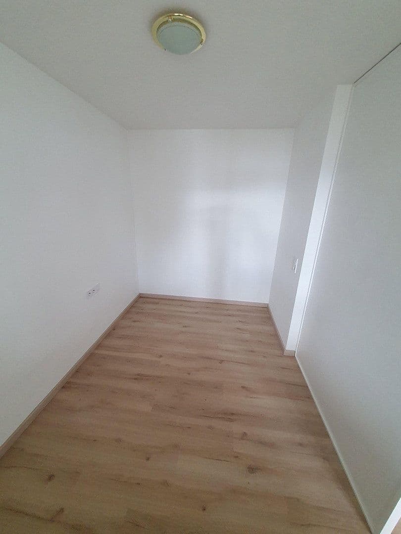 Pronájem bytu 1+kk 45 m², Stettiner Str. 1/3, Welzheim, Bádensko-Württembersko Pronájem bytu 1+kk 45 m², Stettiner Str. 1/3, Welzheim, Bádensko-Württembersko