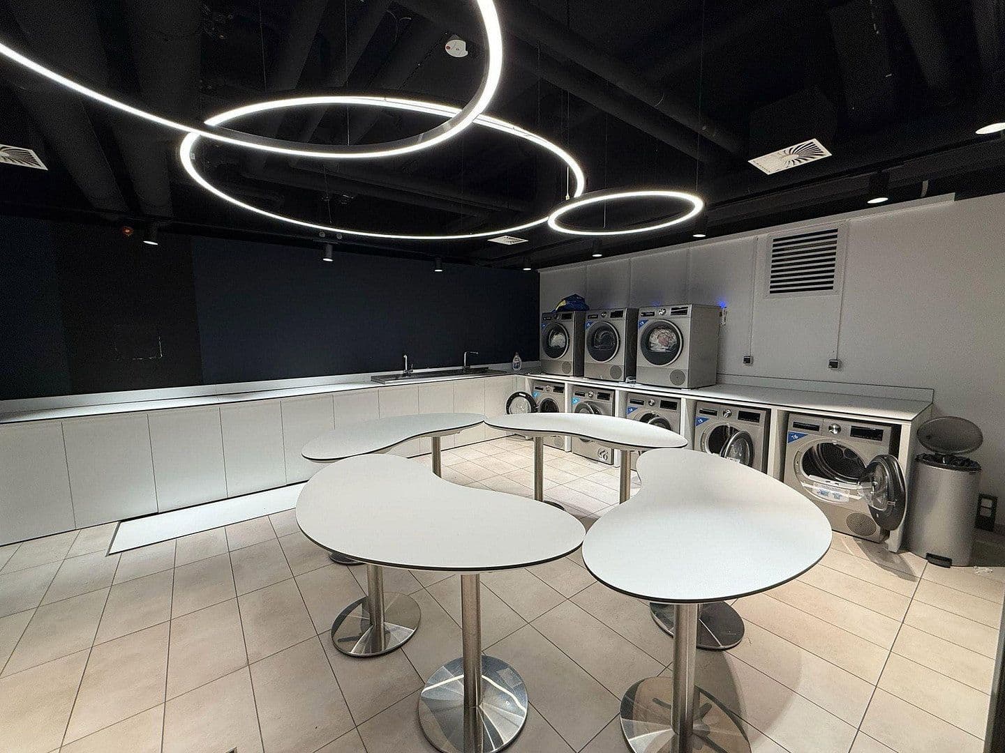 Pronájem bytu 1+1 20 m², Kleyerstr. 1, Frankfurt am Main, Hessen Pronájem bytu 1+1 20 m², Kleyerstr. 1, Frankfurt am Main, Hessen