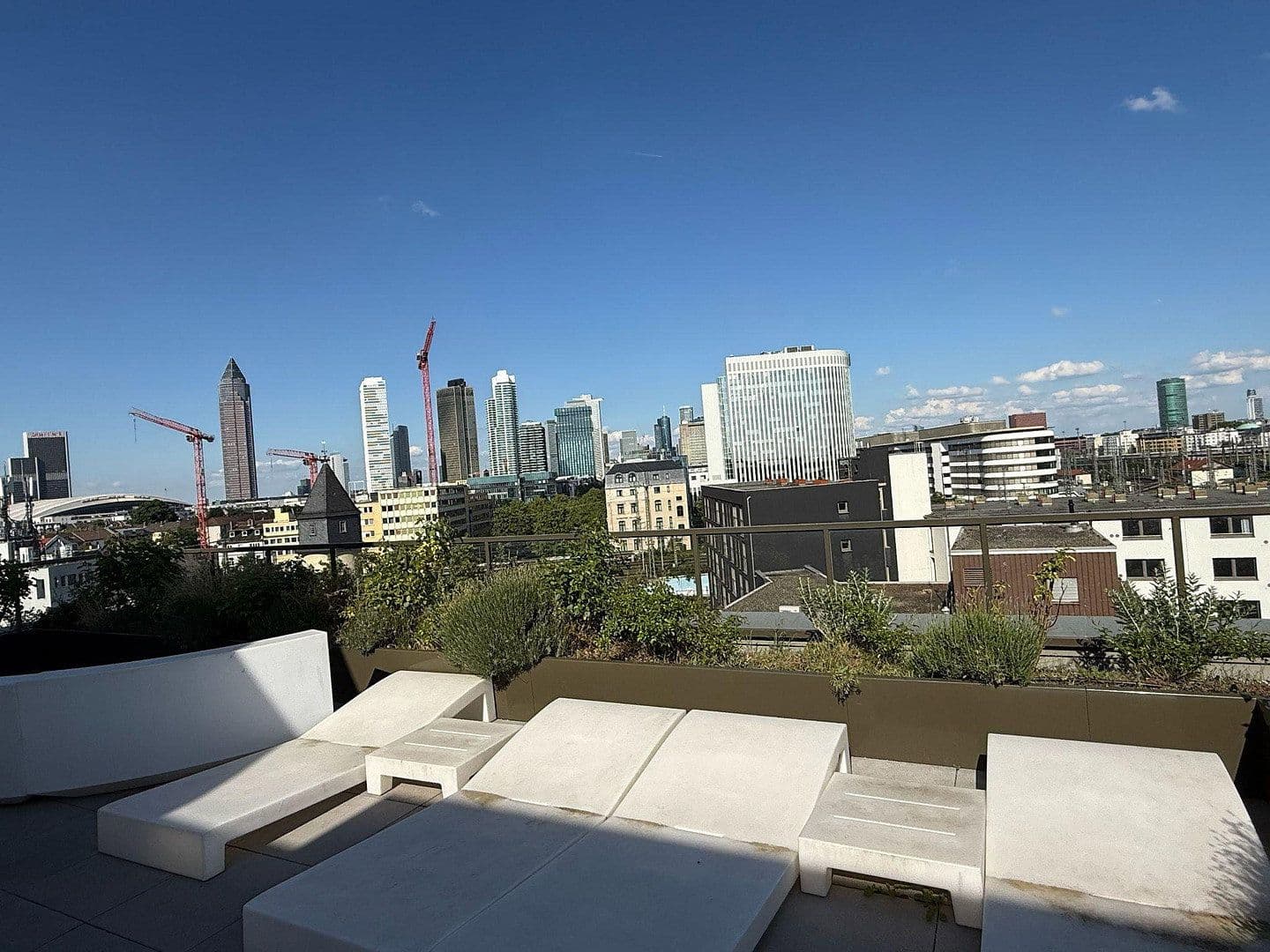 Pronájem bytu 1+1 20 m², Kleyerstr. 1, Frankfurt am Main, Hessen Pronájem bytu 1+1 20 m², Kleyerstr. 1, Frankfurt am Main, Hessen