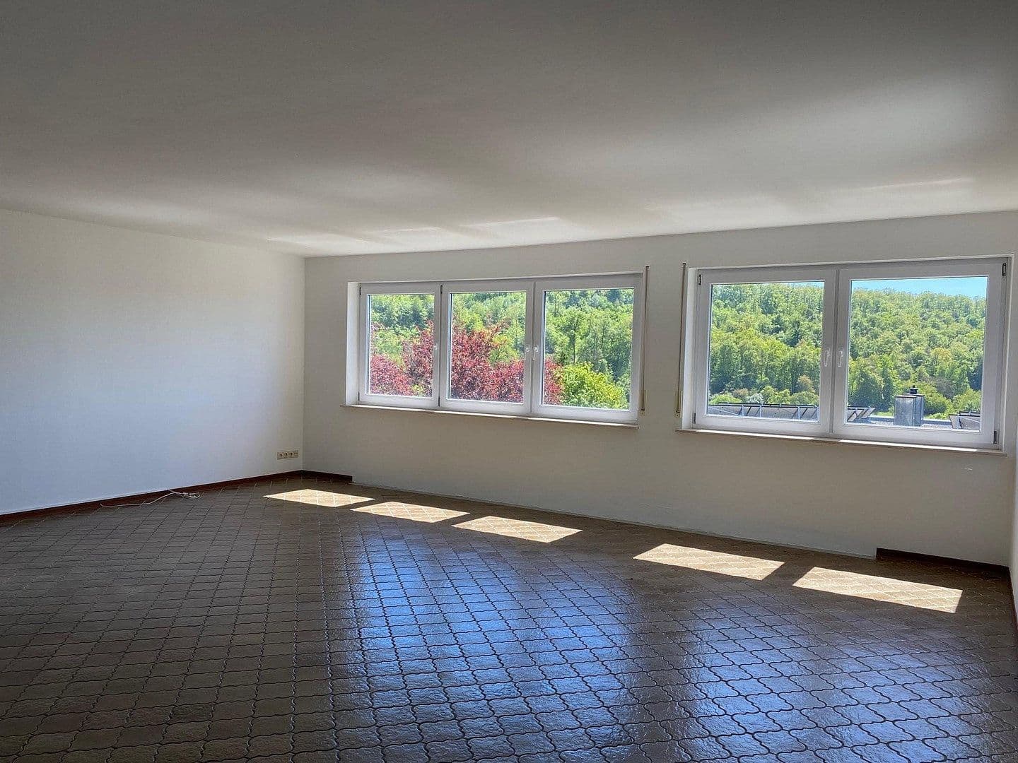 Prodej domu 152 m², pozemek 443 m², Einsteinstraße 78, Leonberg, Bádensko-Württembersko Prodej domu 152 m², pozemek 443 m², Einsteinstraße 78, Leonberg, Bádensko-Württembersko
