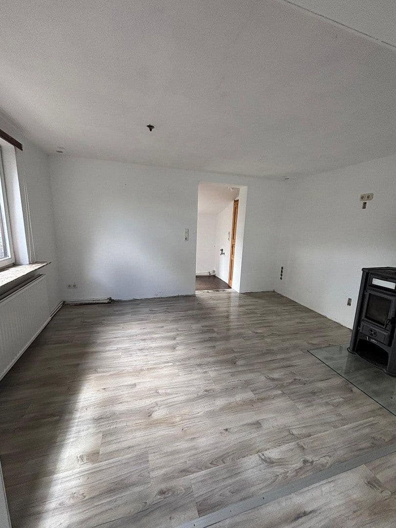 Prodej domu 162 m², pozemek 1.317 m², Alte Salzstr. 28, Bösdorf, Šlesvicko-Holštýnsko Prodej domu 162 m², pozemek 1.317 m², Alte Salzstr. 28, Bösdorf, Šlesvicko-Holštýnsko