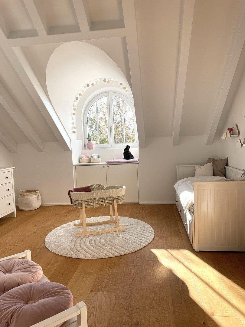Prodej domu 291 m², pozemek 1.932 m², Forstinning, Bavorsko Prodej domu 291 m², pozemek 1.932 m², Forstinning, Bavorsko