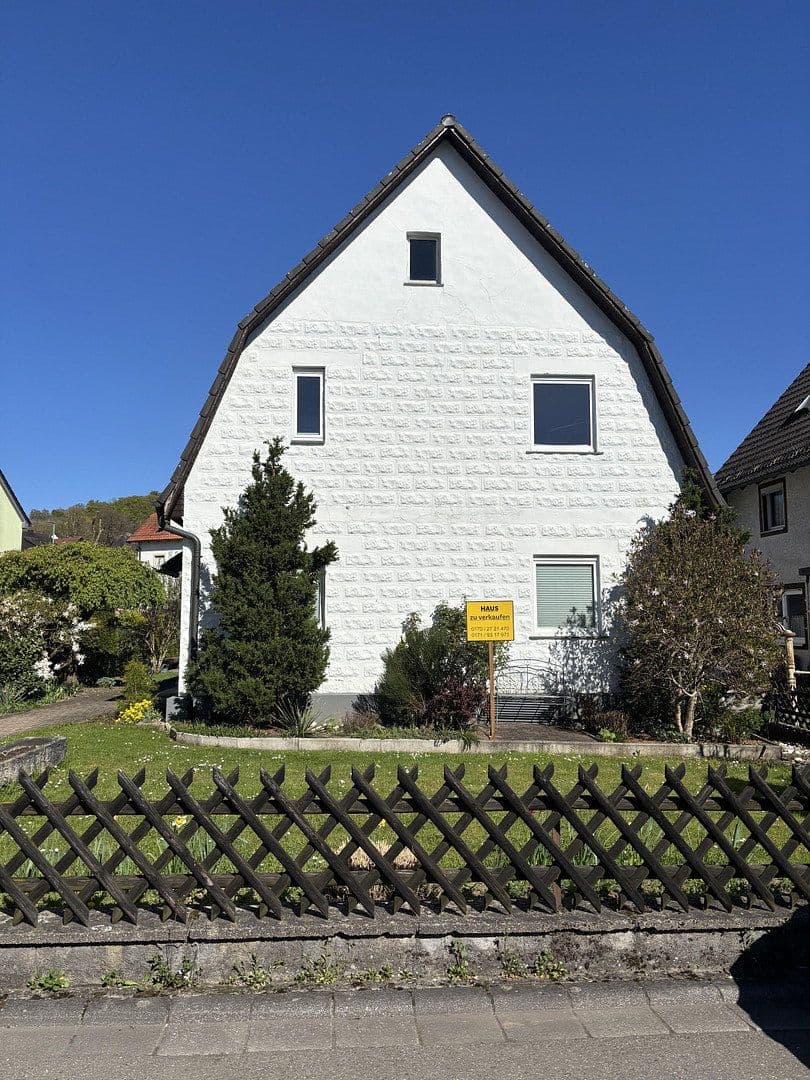 Prodej domu 124 m², pozemek 525 m², Asterstraße 4, Sulzbach-Rosenberg, Bavorsko Prodej domu 124 m², pozemek 525 m², Asterstraße 4, Sulzbach-Rosenberg, Bavorsko