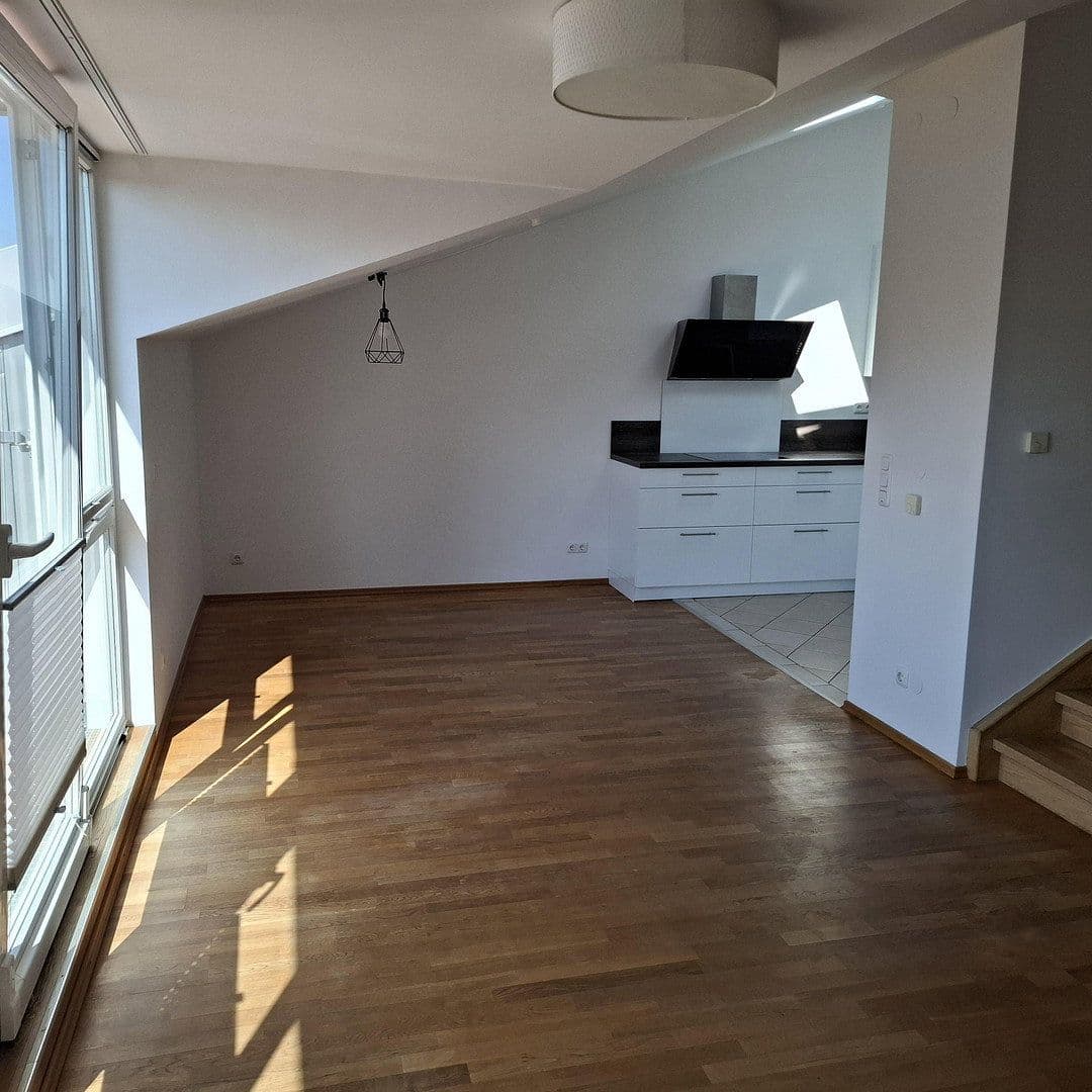 Prodej bytu 3+1 83 m², Parsbergstr. 16, Germering, Bavorsko Prodej bytu 3+1 83 m², Parsbergstr. 16, Germering, Bavorsko