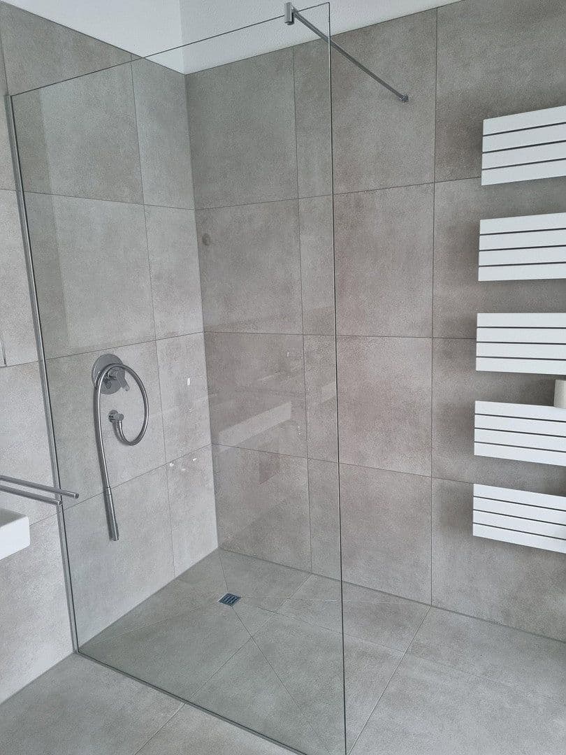 Pronájem bytu 2+1 64 m², Rosenheimer Str. 31, Grafing, Bavorsko Pronájem bytu 2+1 64 m², Rosenheimer Str. 31, Grafing, Bavorsko