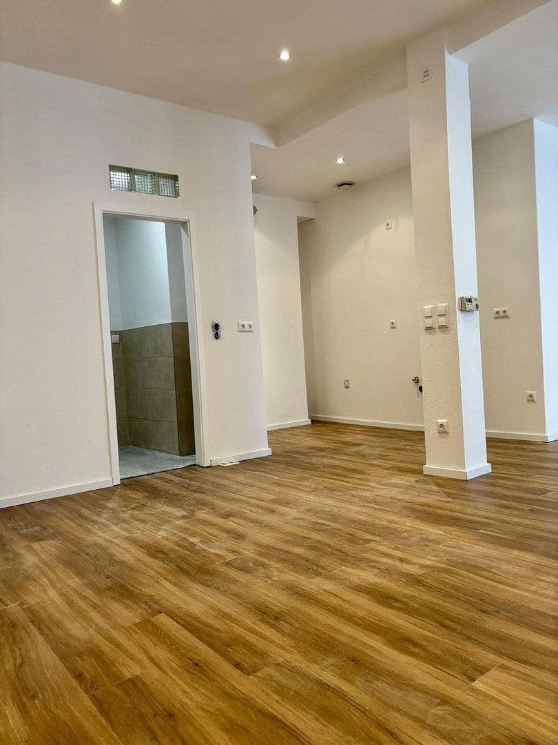 Pronájem bytu 1+1 45 m², Frankfurt am Main, Hessen Pronájem bytu 1+1 45 m², Frankfurt am Main, Hessen