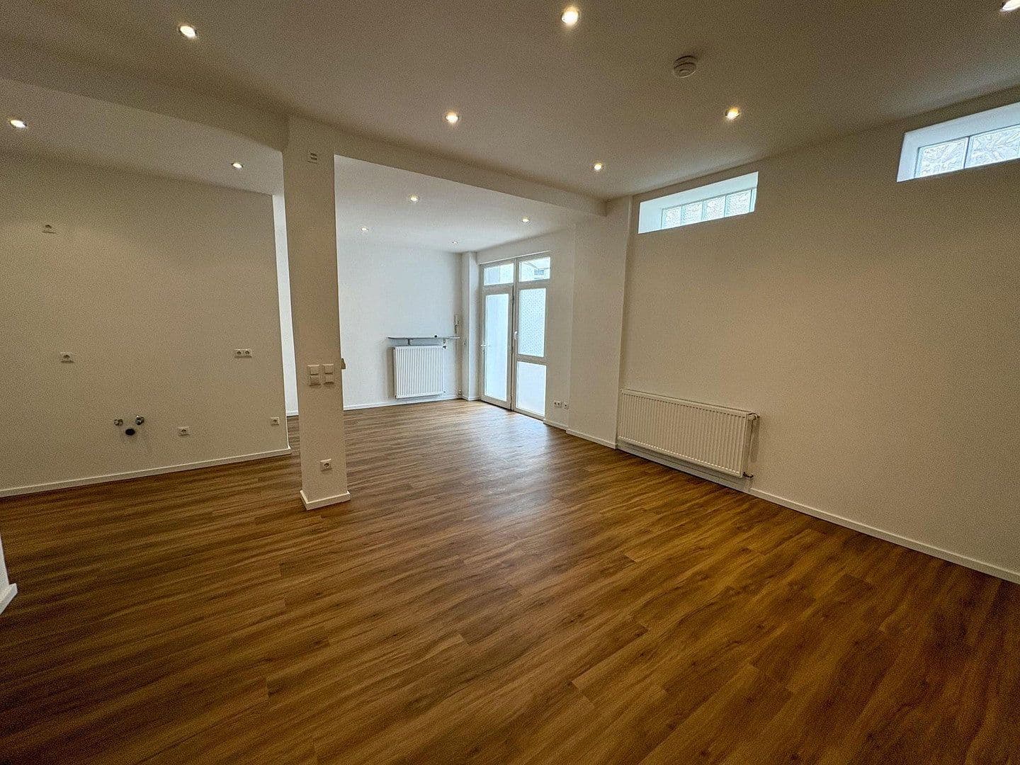Pronájem bytu 1+1 45 m², Frankfurt am Main, Hessen Pronájem bytu 1+1 45 m², Frankfurt am Main, Hessen
