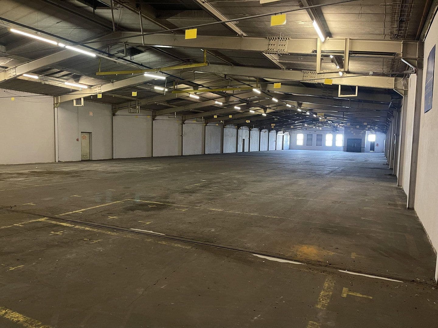 Pronájem nebytového prostoru 5.830 m², Im Gewerbepark 1, Hunderdorf, Bavorsko Pronájem nebytového prostoru 5.830 m², Im Gewerbepark 1, Hunderdorf, Bavorsko