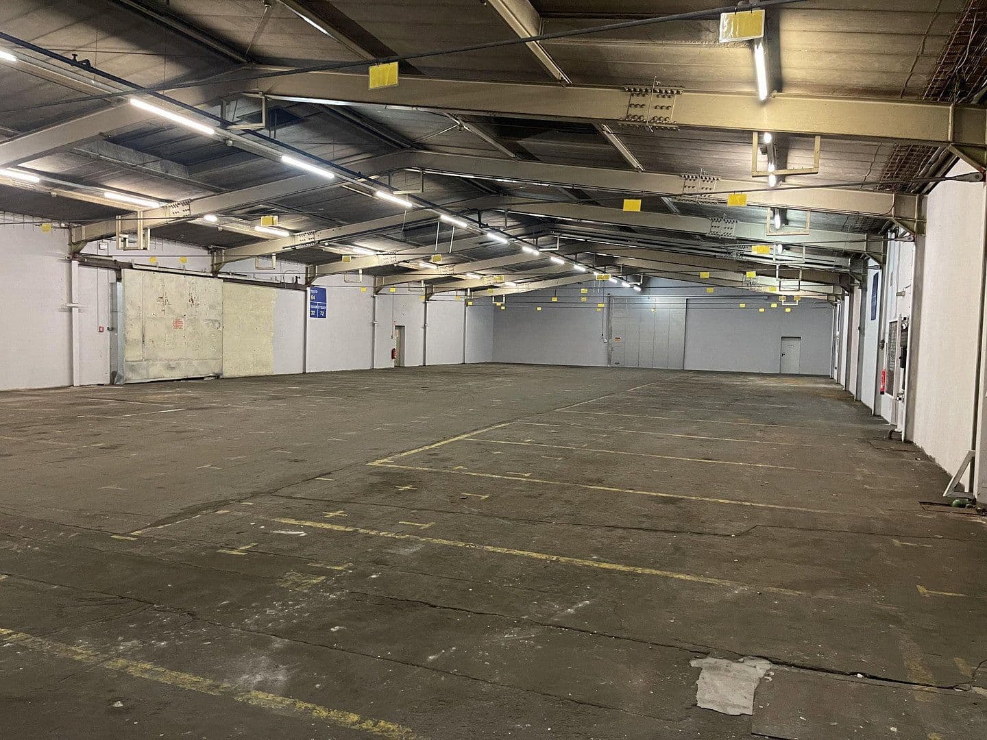 Pronájem nebytového prostoru 5.830 m², Im Gewerbepark 1, Hunderdorf, Bavorsko Pronájem nebytového prostoru 5.830 m², Im Gewerbepark 1, Hunderdorf, Bavorsko
