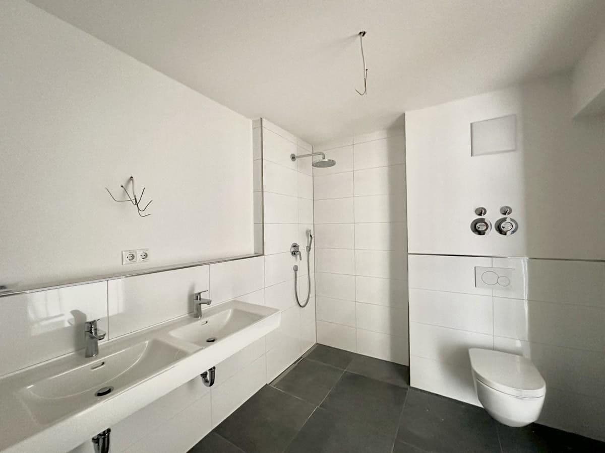 Pronájem bytu 4+1 121 m², Kieselbronn, Bádensko-Württembersko Pronájem bytu 4+1 121 m², Kieselbronn, Bádensko-Württembersko