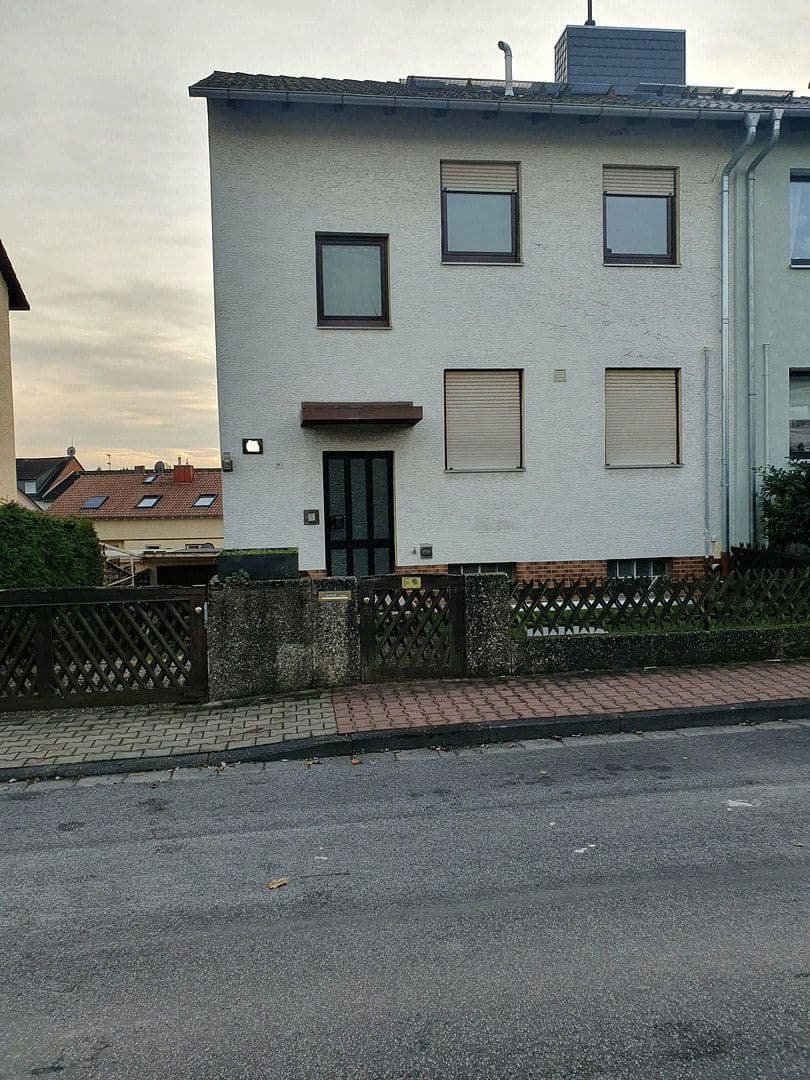 Prodej domu 125 m², pozemek 297 m², Bruchköbel, Hessen Prodej domu 125 m², pozemek 297 m², Bruchköbel, Hessen