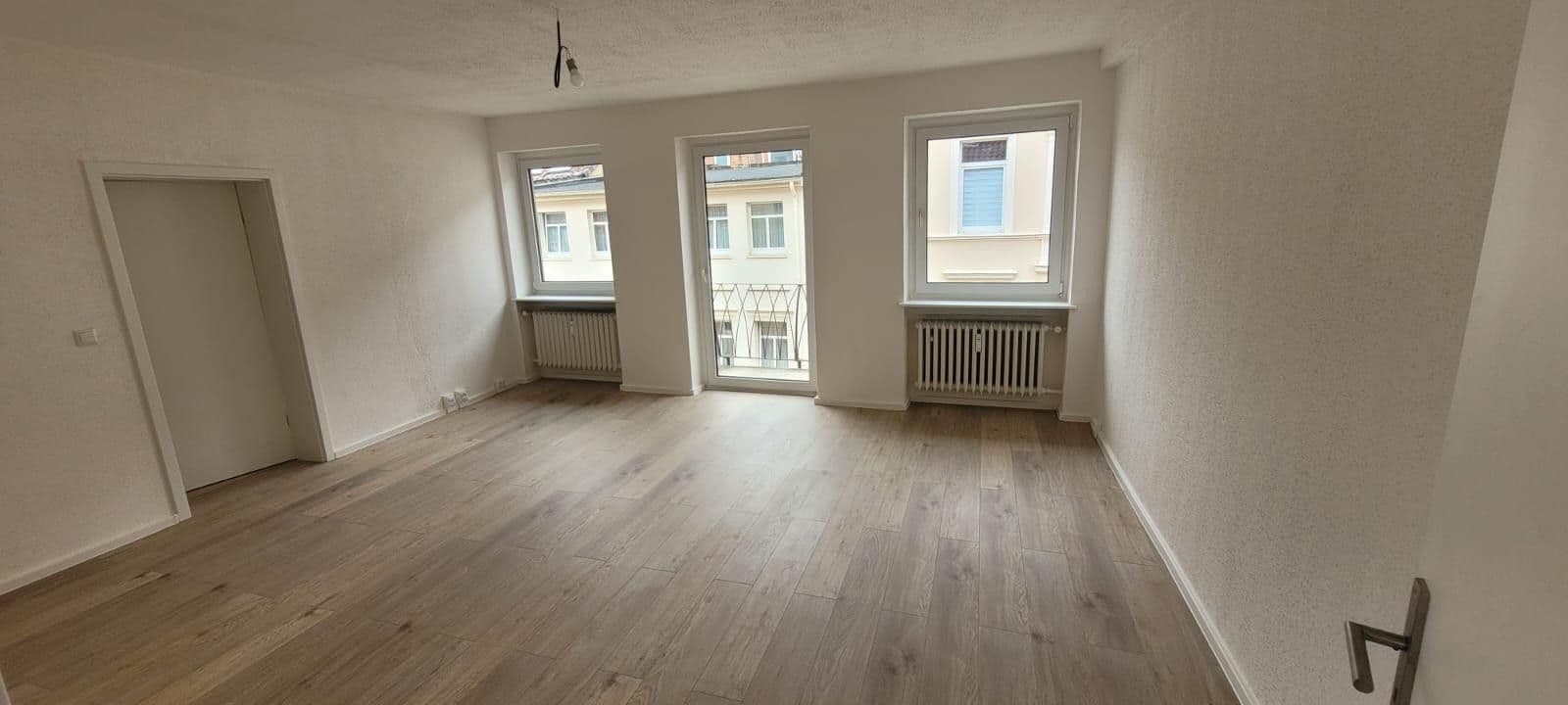 Pronájem bytu 5+1 112 m², Neumärker Straße 7, Helmstedt, Dolní Sasko Pronájem bytu 5+1 112 m², Neumärker Straße 7, Helmstedt, Dolní Sasko
