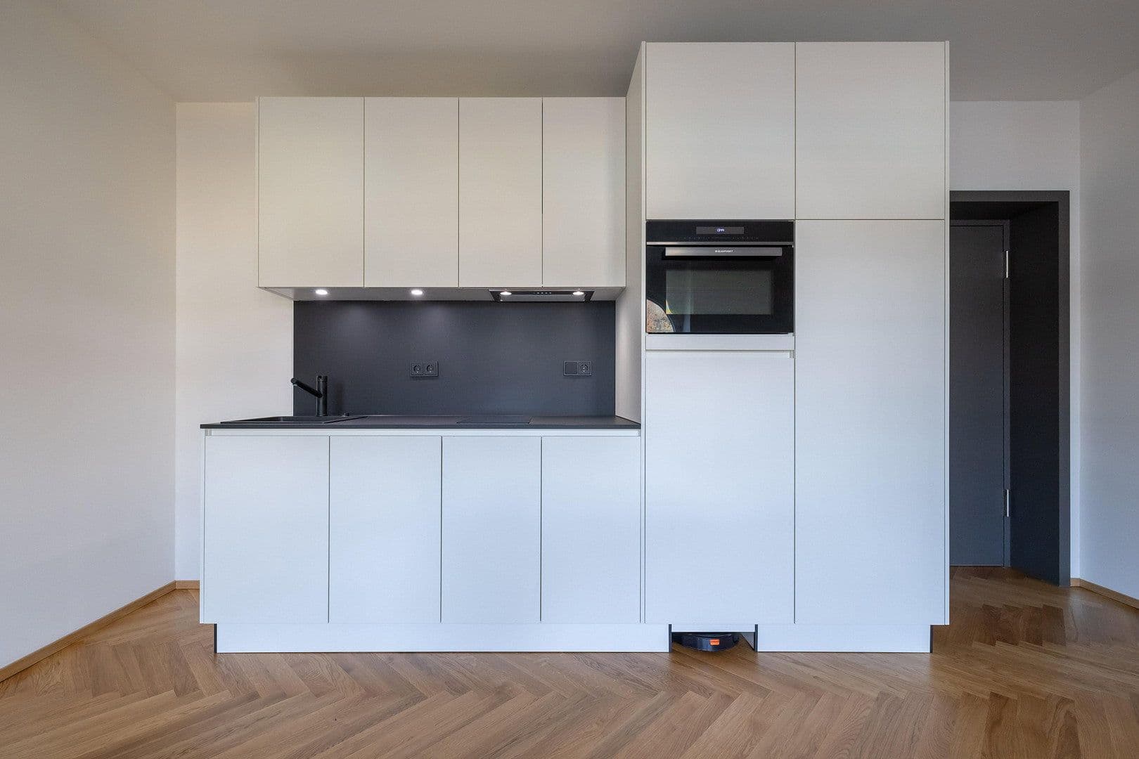 Pronájem bytu 2+1 56 m², Eisenbahnstr. 21, Waldshut-Tiengen, Bádensko-Württembersko Pronájem bytu 2+1 56 m², Eisenbahnstr. 21, Waldshut-Tiengen, Bádensko-Württembersko