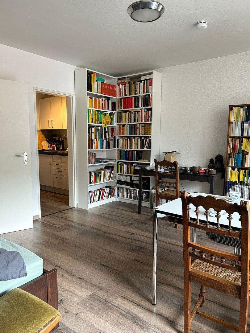 Prodej bytu 1+1 35 m², Bonn, Severní Porýní-Vestfálsko Prodej bytu 1+1 35 m², Bonn, Severní Porýní-Vestfálsko