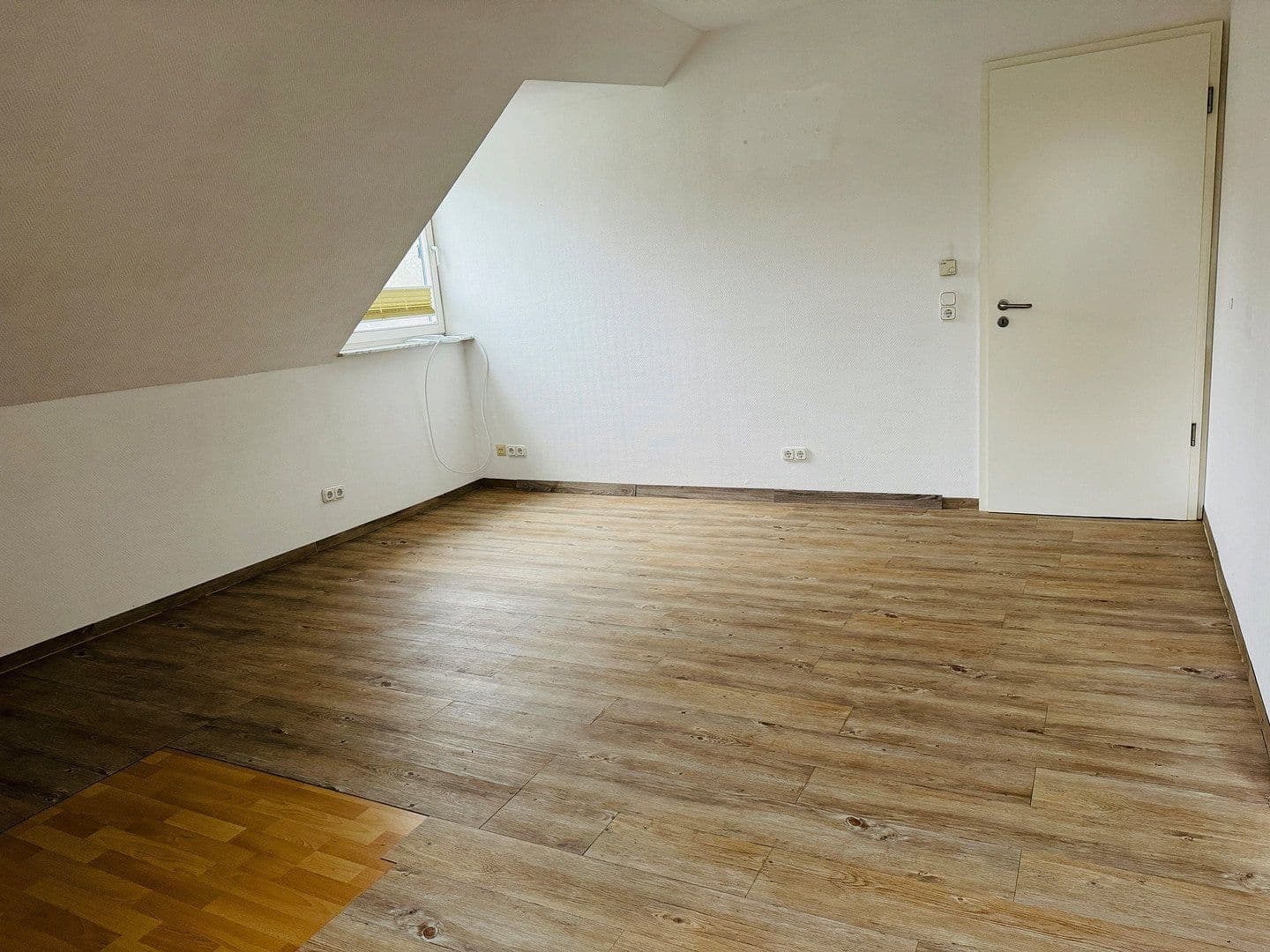 Pronájem bytu 3+kk 111 m², Karl-Liebknecht-Str. 151, Glienicke/Nordbahn, Braniborsko Pronájem bytu 3+kk 111 m², Karl-Liebknecht-Str. 151, Glienicke/Nordbahn, Braniborsko