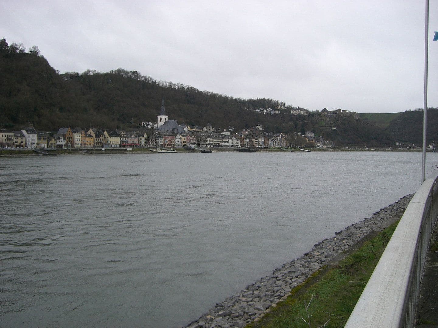 Prodej domu 145 m², pozemek 220 m², Rheinstrasse 28, Sankt Goarshausen, Porýní-Falc Prodej domu 145 m², pozemek 220 m², Rheinstrasse 28, Sankt Goarshausen, Porýní-Falc