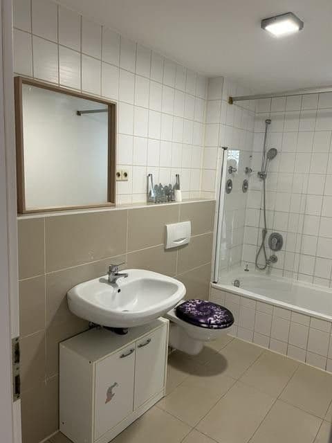 Pronájem bytu 2+1 56 m², Eningen unter Achalm, Bádensko-Württembersko Pronájem bytu 2+1 56 m², Eningen unter Achalm, Bádensko-Württembersko