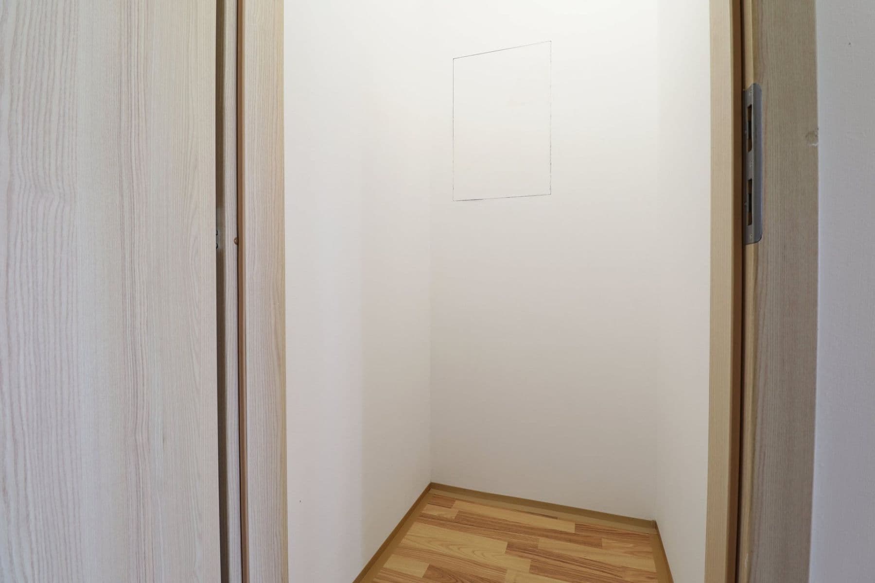 Pronájem bytu 1+kk 33 m², Freyova, Praha, Praha Pronájem bytu 1+kk 33 m², Freyova, Praha, Praha