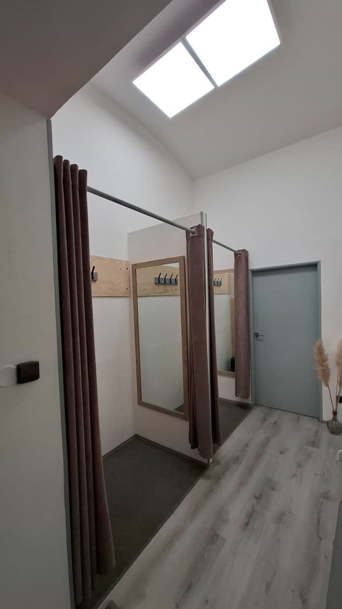 Pronájem nebytového prostoru 90 m², Korunní, Praha, Praha Pronájem nebytového prostoru 90 m², Korunní, Praha, Praha