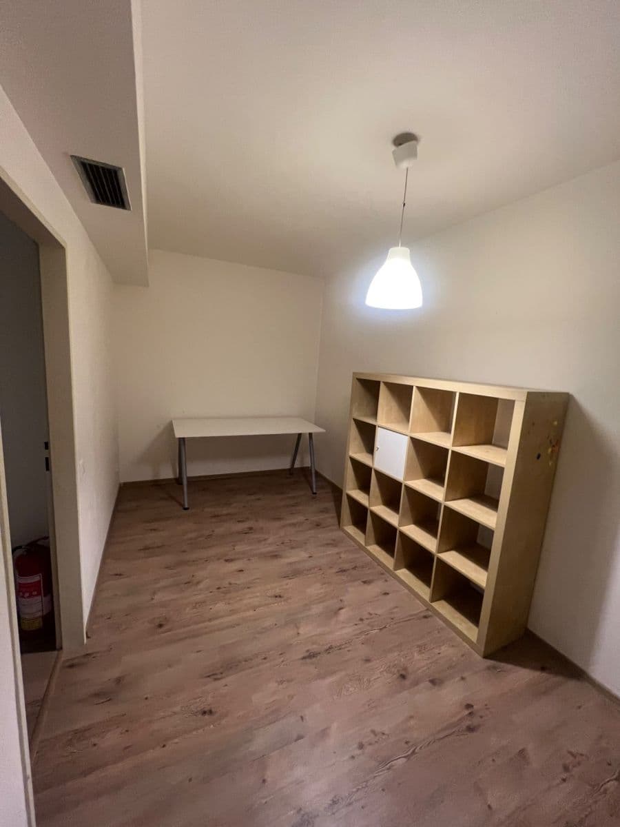 Pronájem nebytového prostoru 12 m², Malešická, Praha, Praha Pronájem nebytového prostoru 12 m², Malešická, Praha, Praha