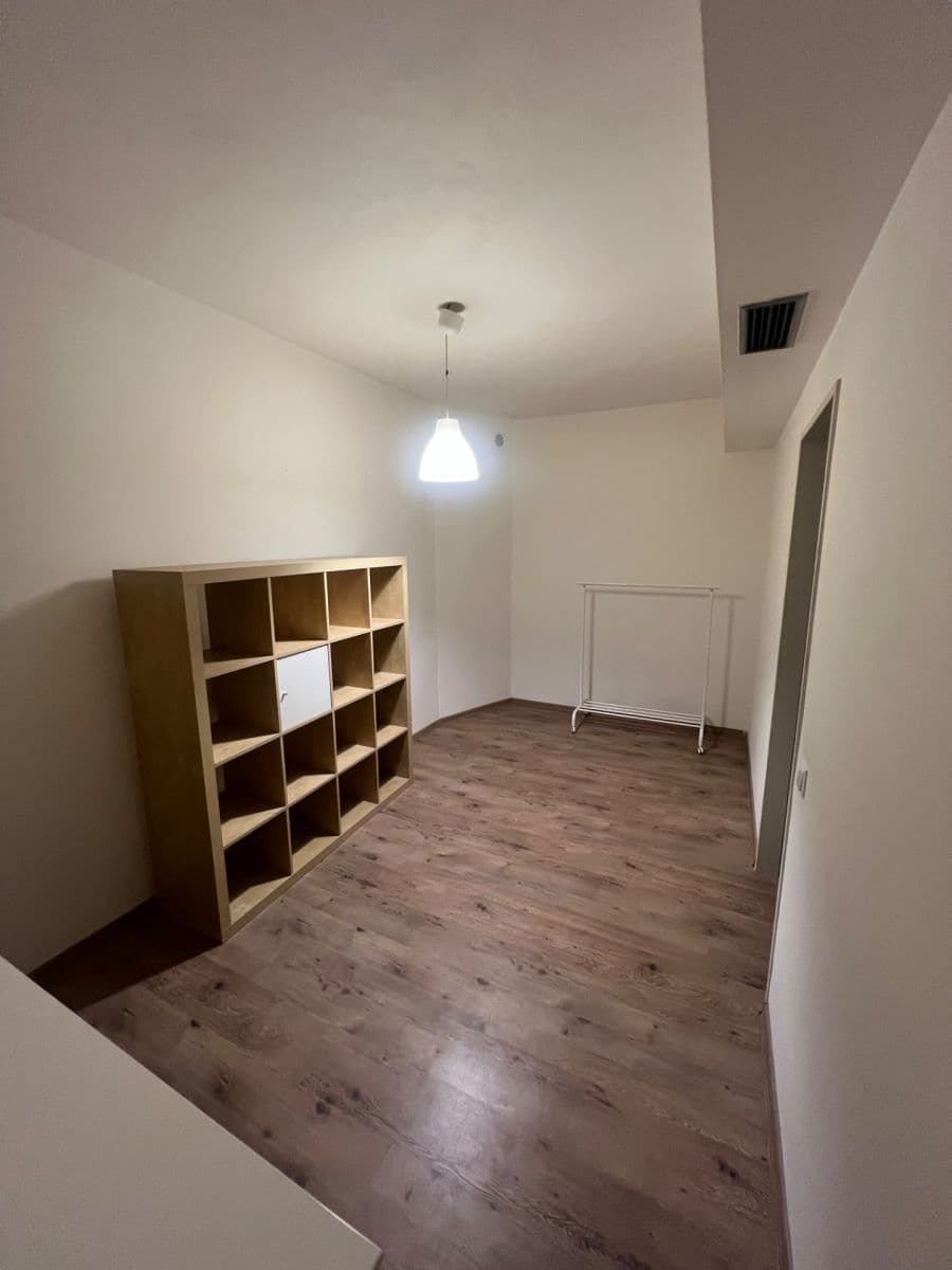 Pronájem nebytového prostoru 12 m², Malešická, Praha, Praha Pronájem nebytového prostoru 12 m², Malešická, Praha, Praha