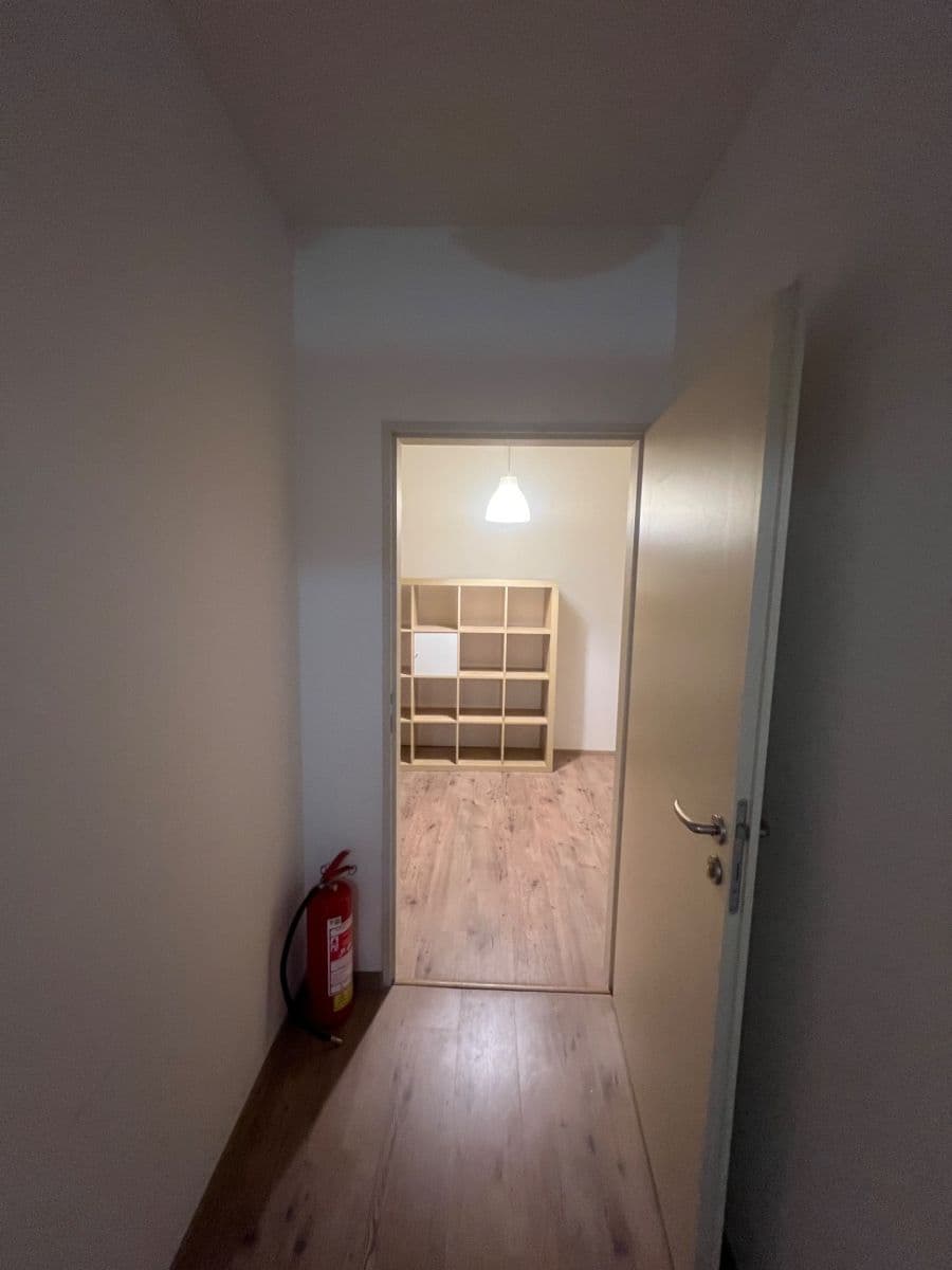 Pronájem nebytového prostoru 12 m², Malešická, Praha, Praha Pronájem nebytového prostoru 12 m², Malešická, Praha, Praha