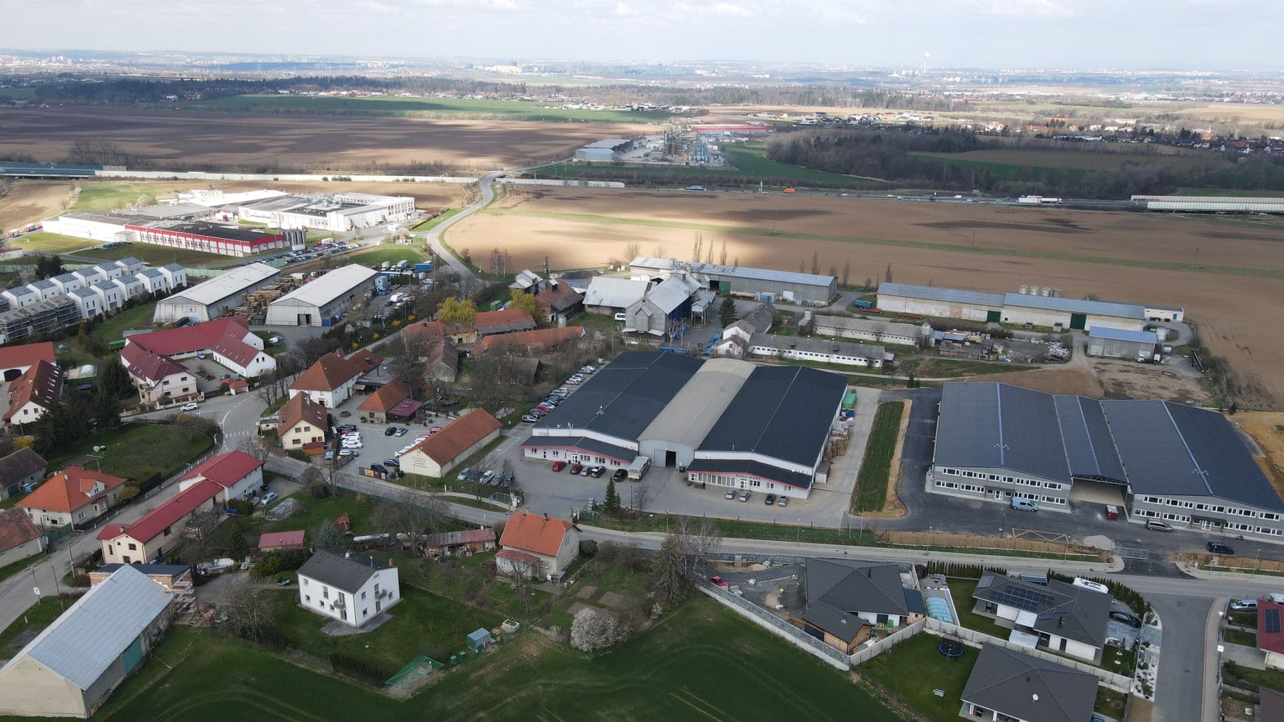 Pronájem nebytového prostoru 1.890 m², Hlavní, Herink, Středočeský kraj Pronájem nebytového prostoru 1.890 m², Hlavní, Herink, Středočeský kraj
