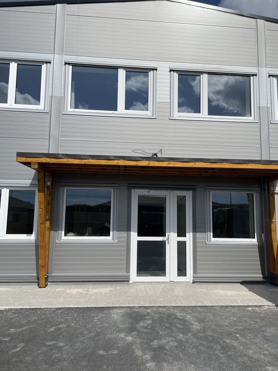 Pronájem nebytového prostoru 1.890 m², Hlavní, Herink, Středočeský kraj Pronájem nebytového prostoru 1.890 m², Hlavní, Herink, Středočeský kraj