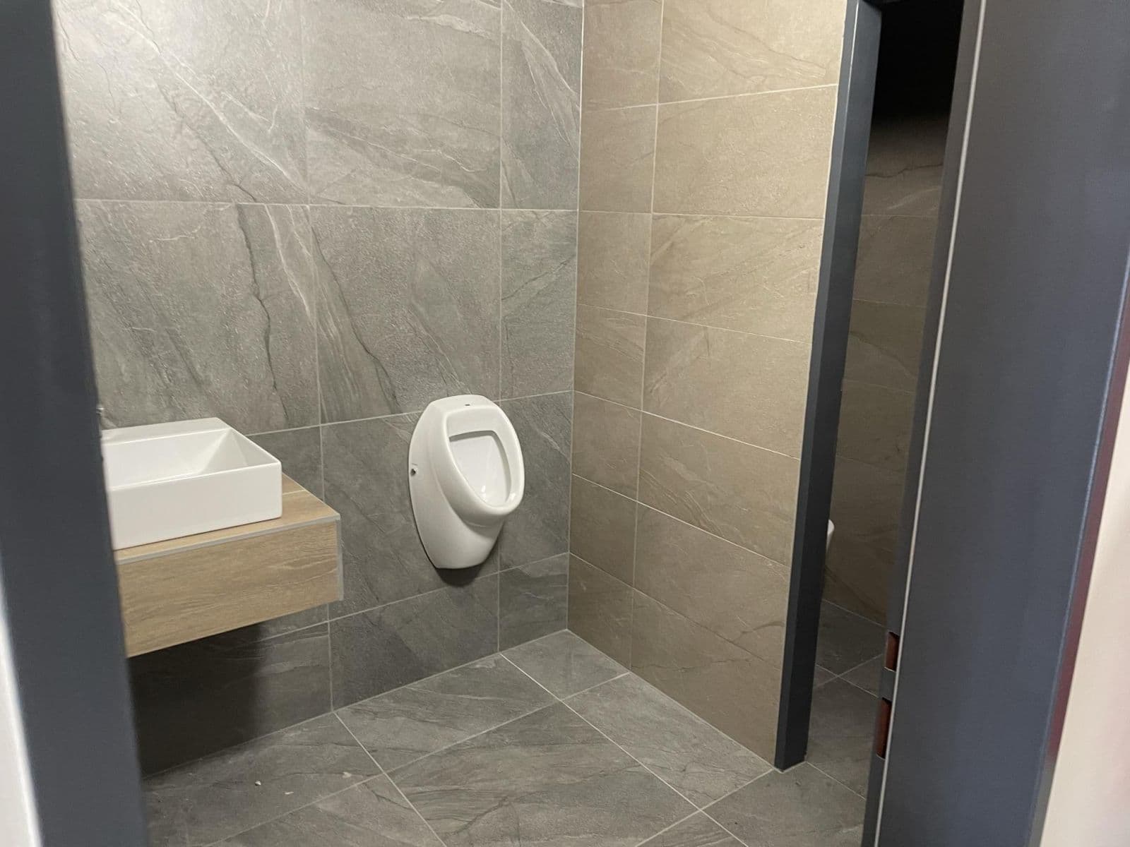Pronájem nebytového prostoru 1.890 m², Hlavní, Herink, Středočeský kraj Pronájem nebytového prostoru 1.890 m², Hlavní, Herink, Středočeský kraj