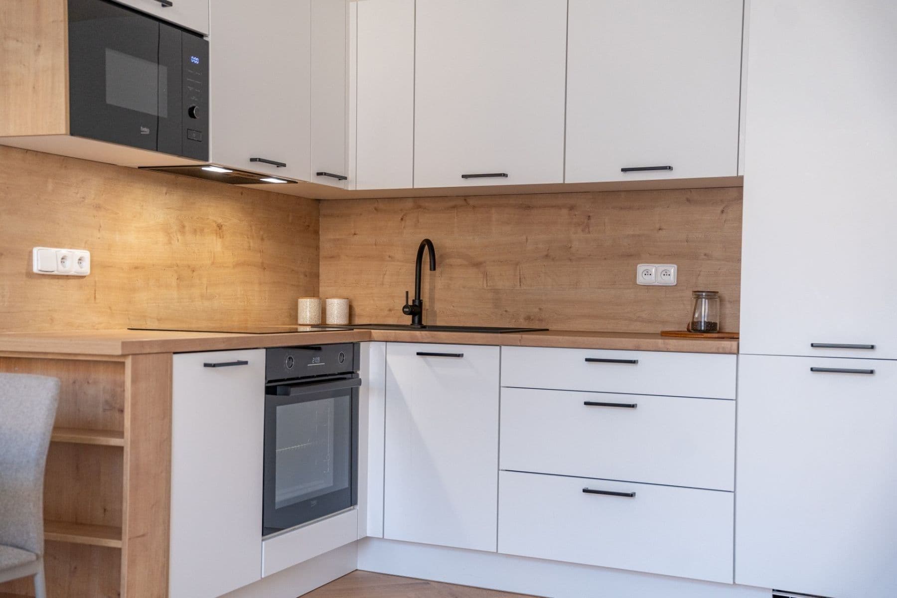 Pronájem bytu 2+kk 50 m², Jaromírova, Praha, Praha Pronájem bytu 2+kk 50 m², Jaromírova, Praha, Praha