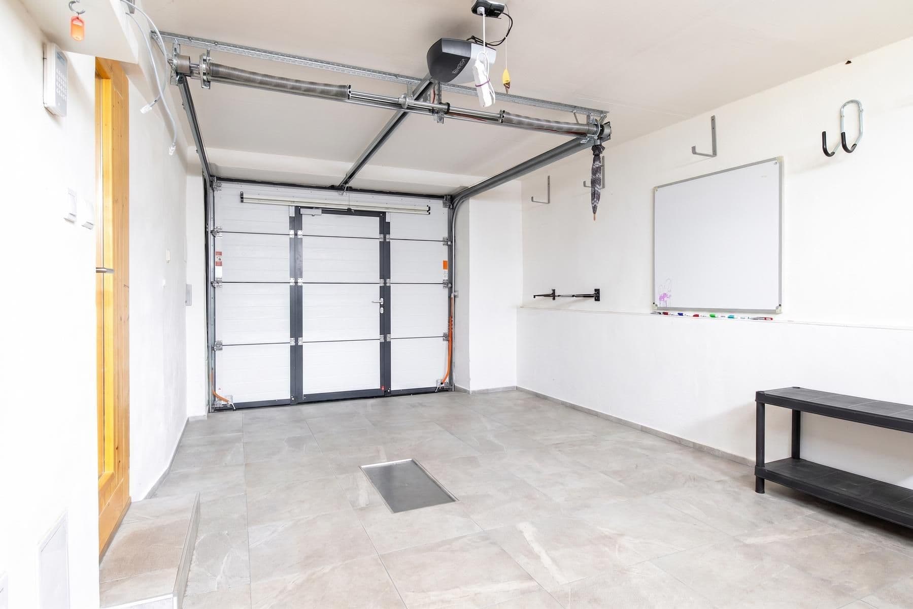 Prodej domu 180 m², pozemek 522 m², Hněvotín, Olomoucký kraj Prodej domu 180 m², pozemek 522 m², Hněvotín, Olomoucký kraj