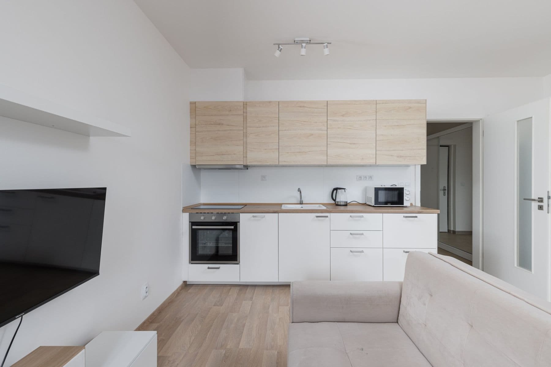 Pronájem bytu 1+kk 40 m², Olgy Havlové, Praha, Praha Pronájem bytu 1+kk 40 m², Olgy Havlové, Praha, Praha