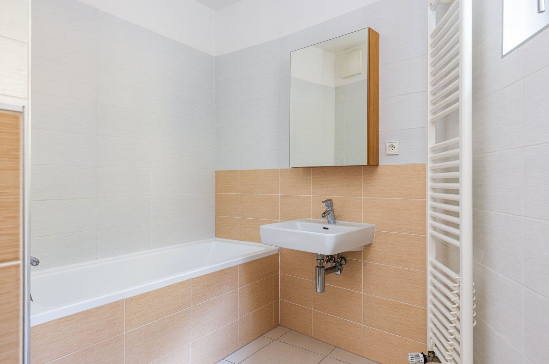 Pronájem bytu 4+kk 117 m², Jeseniova, Praha, Praha Pronájem bytu 4+kk 117 m², Jeseniova, Praha, Praha