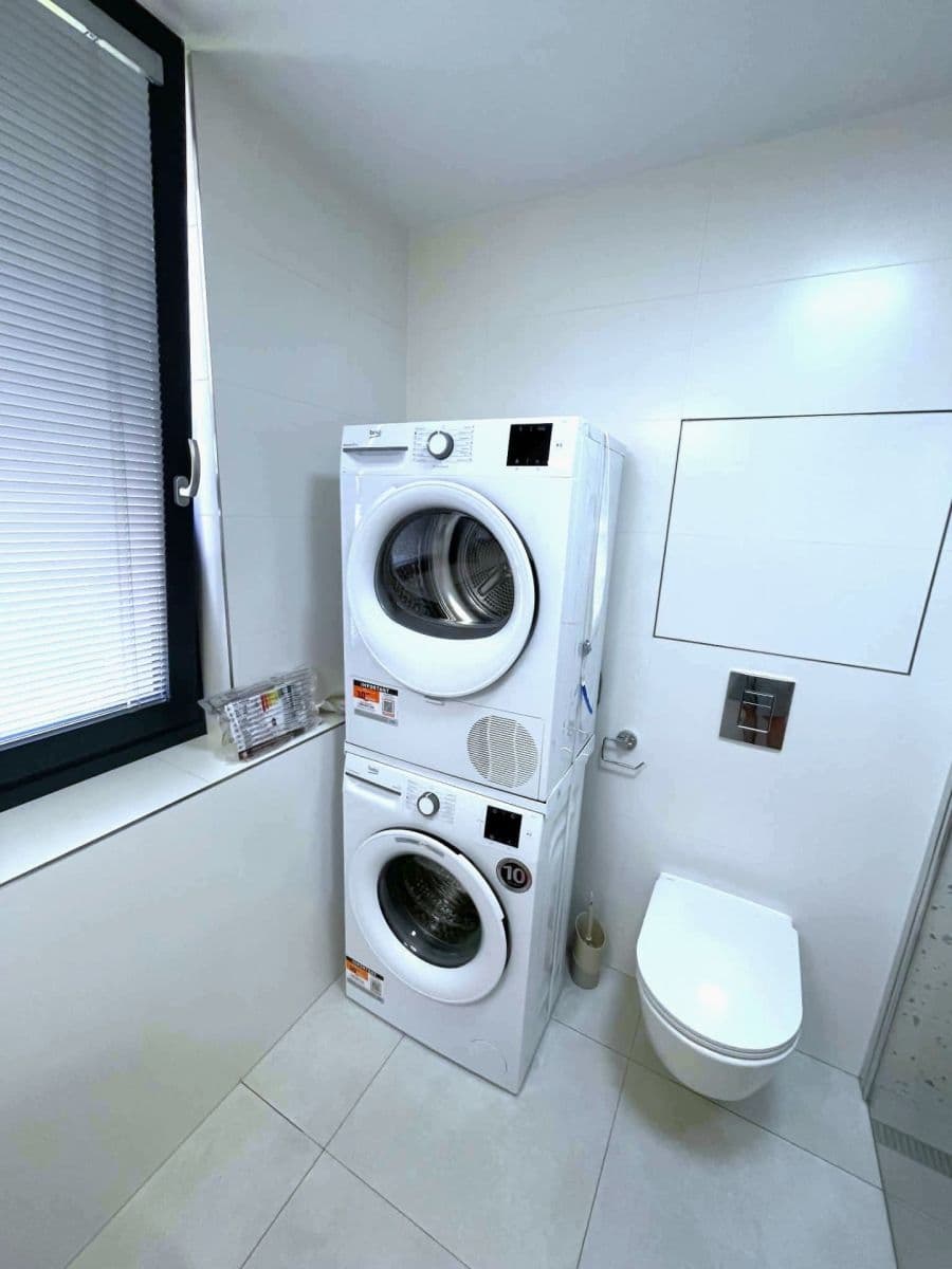 Pronájem bytu 1+kk 32 m², Práčská, Praha, Praha Pronájem bytu 1+kk 32 m², Práčská, Praha, Praha