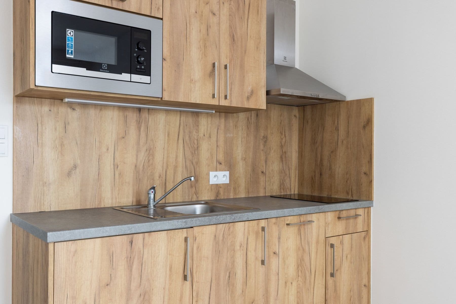 Pronájem bytu 1+kk 30 m², Petrohradská, Praha, Praha Pronájem bytu 1+kk 30 m², Petrohradská, Praha, Praha