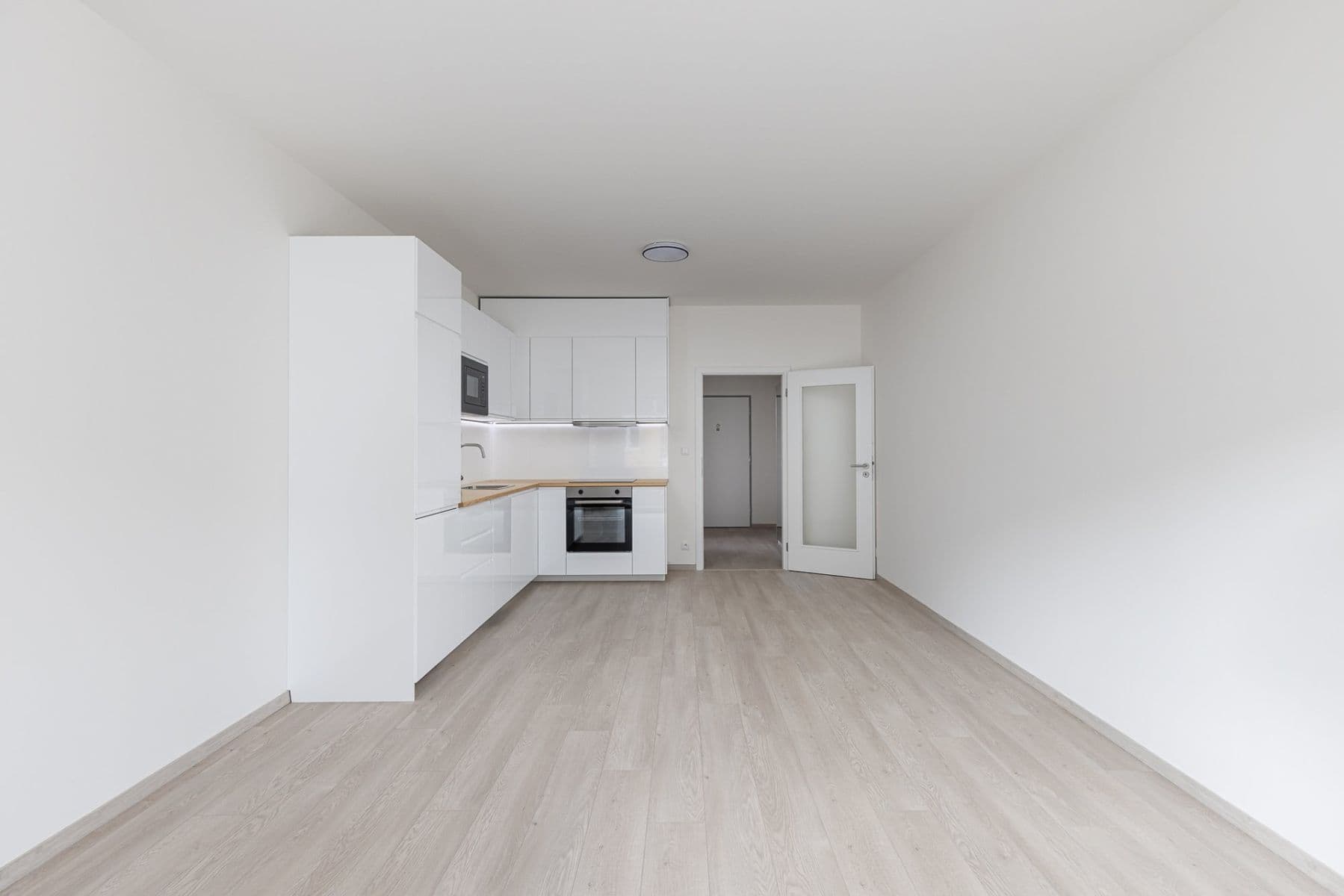 Pronájem bytu 1+kk 38 m², Gerstelova, Praha, Praha Pronájem bytu 1+kk 38 m², Gerstelova, Praha, Praha