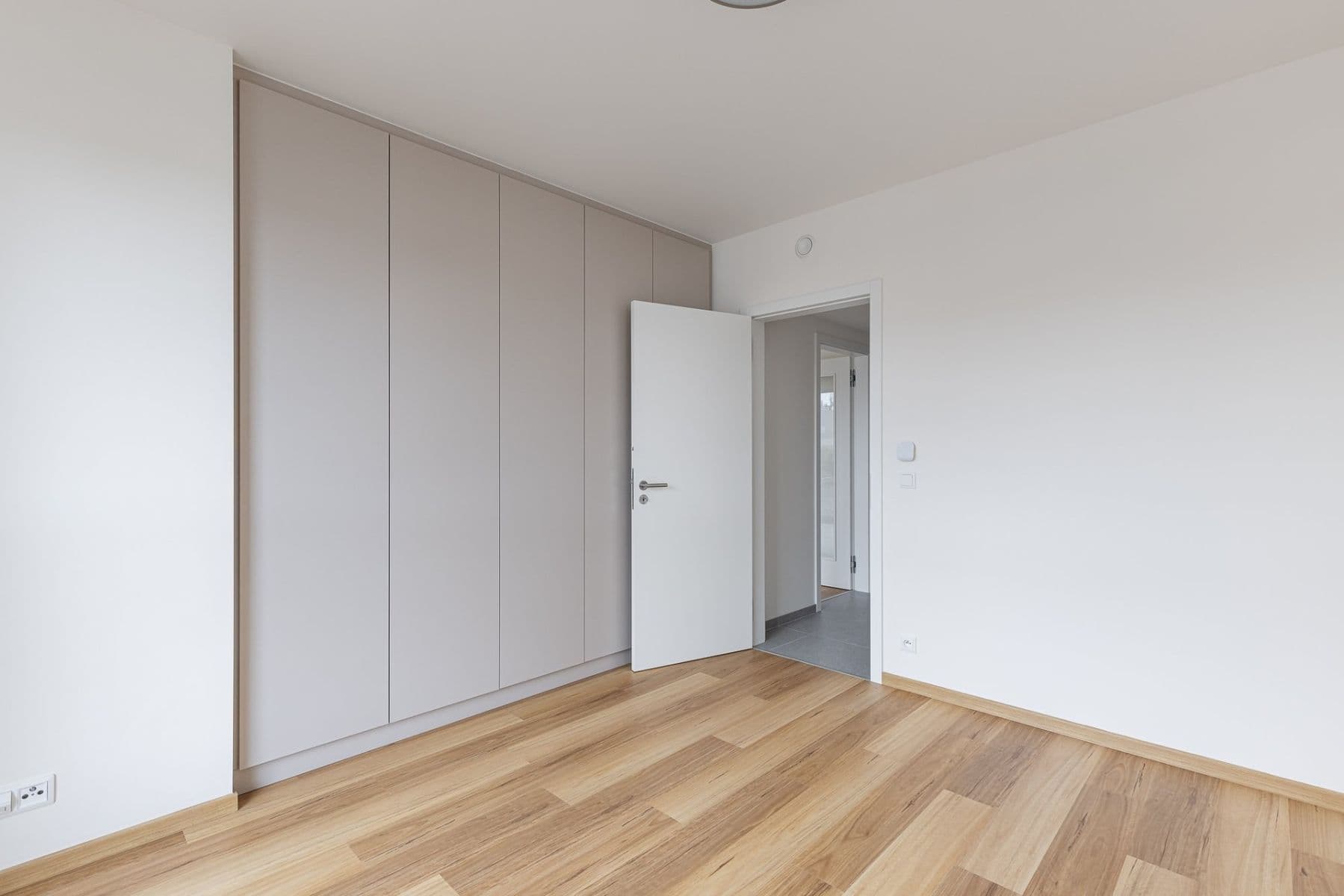 Pronájem bytu 2+kk 51 m², Kolmanova, Praha, Praha Pronájem bytu 2+kk 51 m², Kolmanova, Praha, Praha