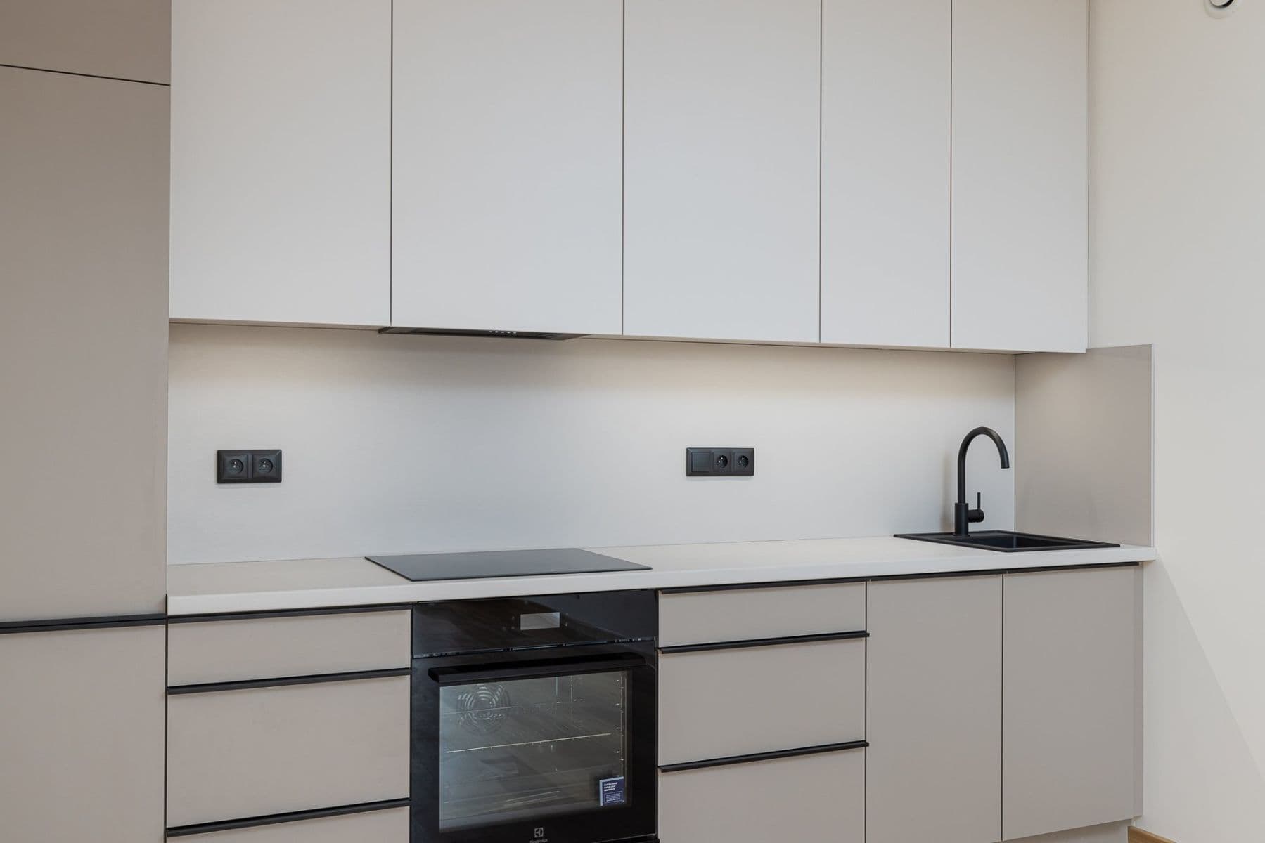 Pronájem bytu 2+kk 51 m², Kolmanova, Praha, Praha Pronájem bytu 2+kk 51 m², Kolmanova, Praha, Praha