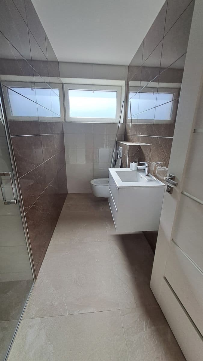 Pronájem domu 127 m², pozemek 1.000 m², Na Statku, Tuklaty, Středočeský kraj Pronájem domu 127 m², pozemek 1.000 m², Na Statku, Tuklaty, Středočeský kraj