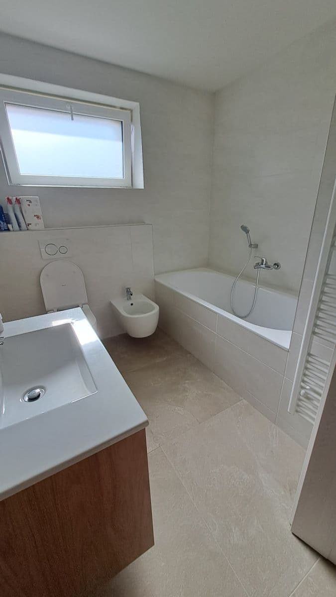 Pronájem domu 127 m², pozemek 1.000 m², Na Statku, Tuklaty, Středočeský kraj Pronájem domu 127 m², pozemek 1.000 m², Na Statku, Tuklaty, Středočeský kraj