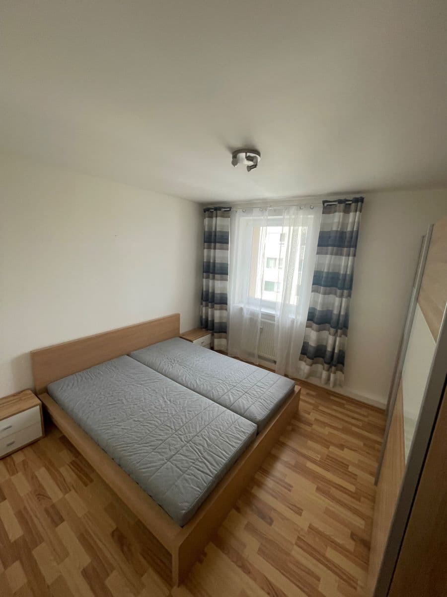 Pronájem bytu 2+kk 43 m², Dubová, Karlovy Vary, Karlovarský kraj Pronájem bytu 2+kk 43 m², Dubová, Karlovy Vary, Karlovarský kraj