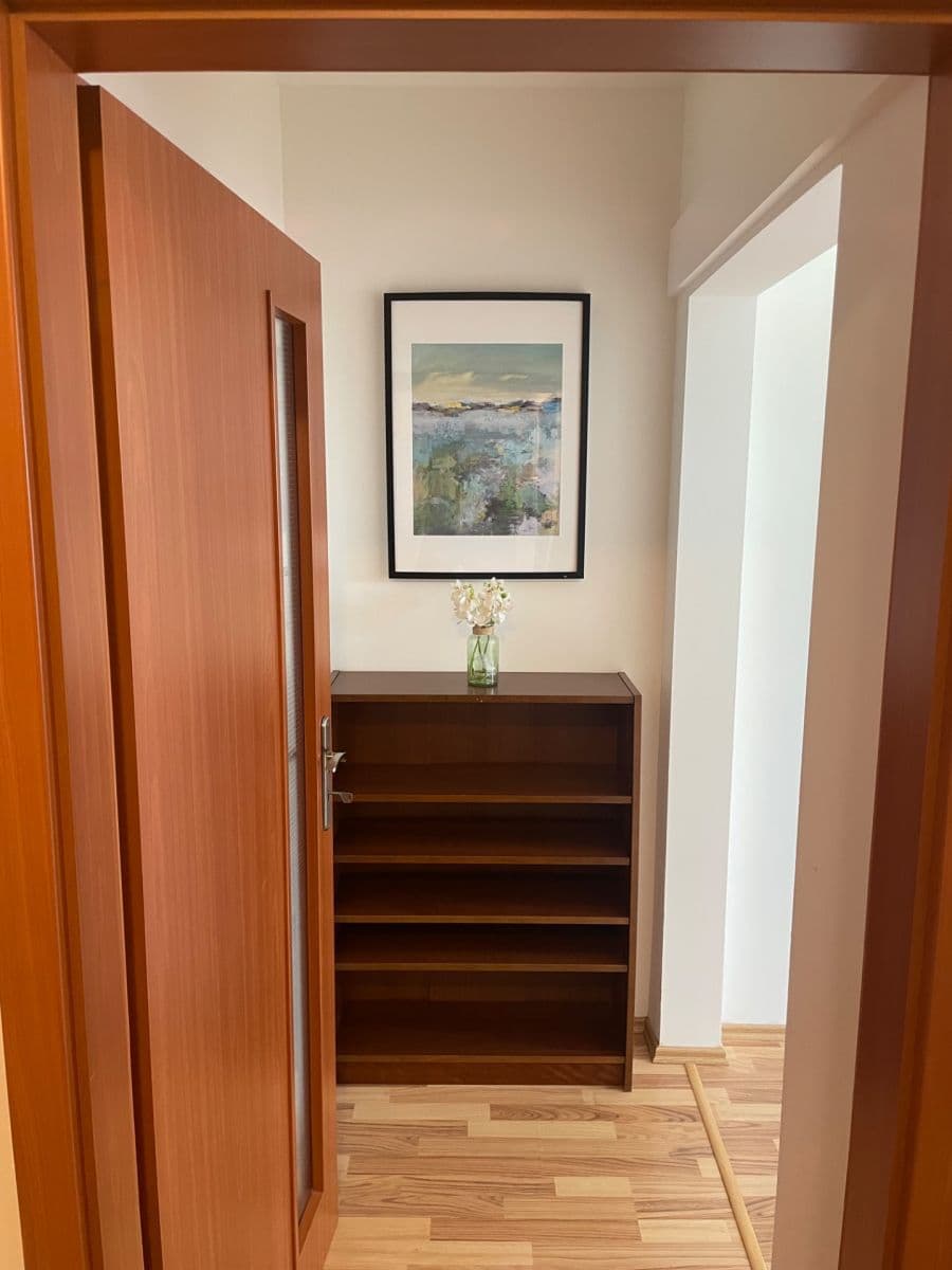 Pronájem bytu 2+kk 43 m², Dubová, Karlovy Vary, Karlovarský kraj Pronájem bytu 2+kk 43 m², Dubová, Karlovy Vary, Karlovarský kraj