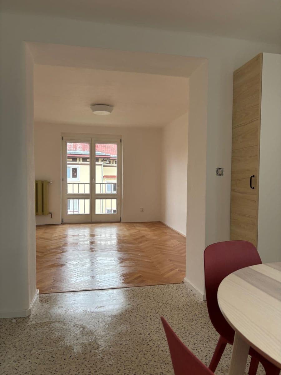 Pronájem bytu 2+1 50 m², Jiřího Wolkera, Rožnov pod Radhoštěm, Zlínský kraj Pronájem bytu 2+1 50 m², Jiřího Wolkera, Rožnov pod Radhoštěm, Zlínský kraj