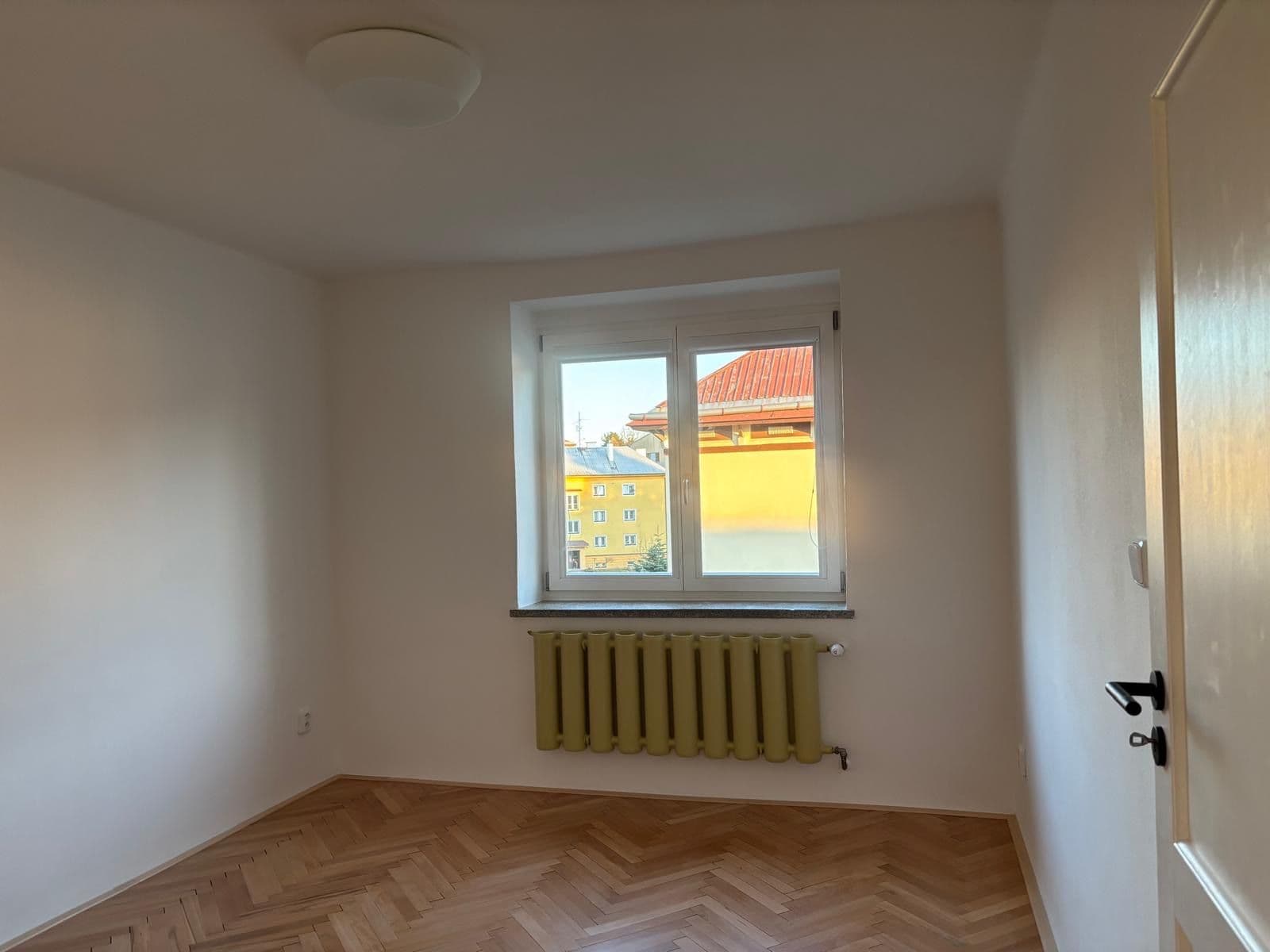 Pronájem bytu 2+1 50 m², Jiřího Wolkera, Rožnov pod Radhoštěm, Zlínský kraj Pronájem bytu 2+1 50 m², Jiřího Wolkera, Rožnov pod Radhoštěm, Zlínský kraj