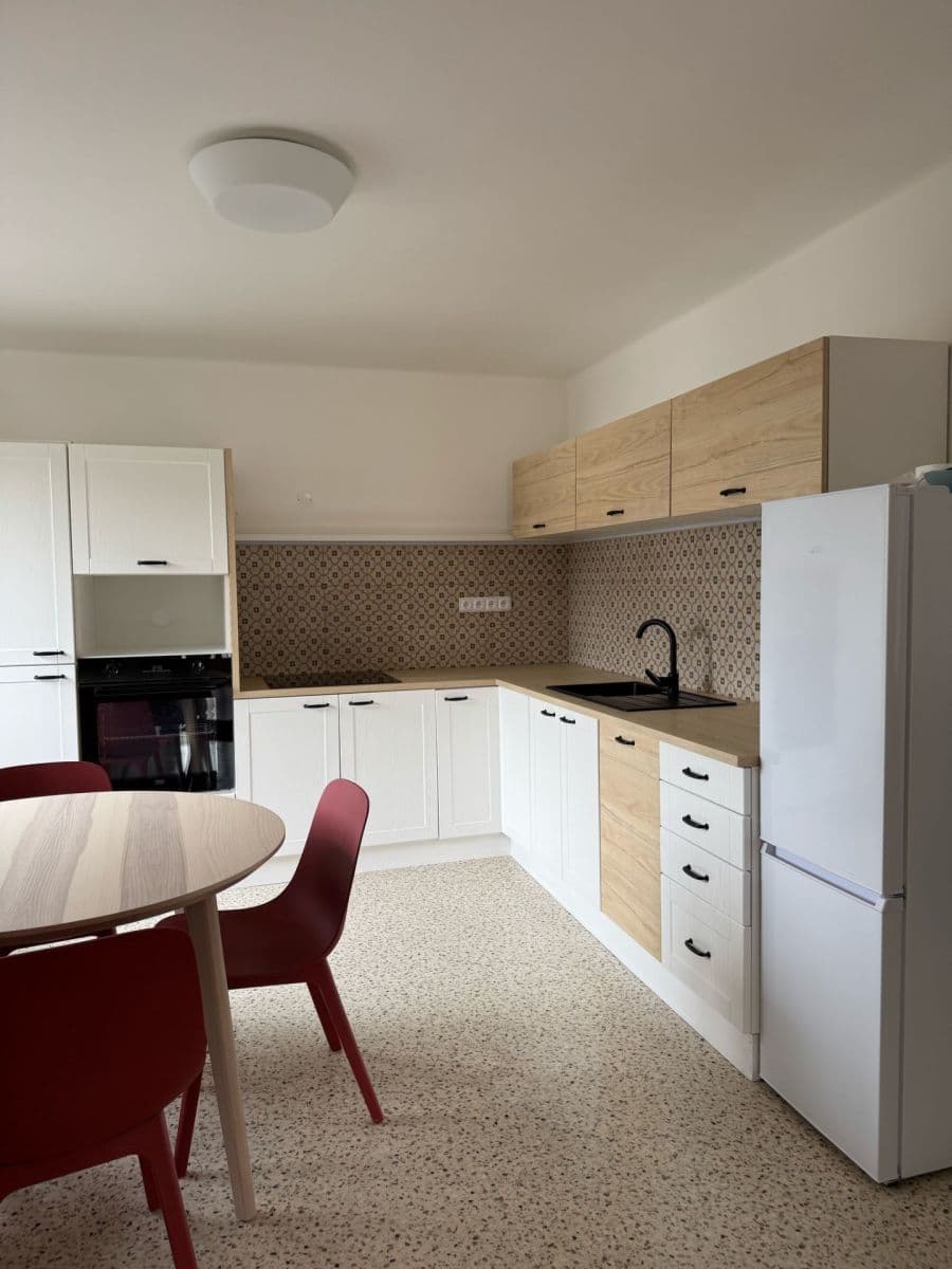 Pronájem bytu 2+1 50 m², Jiřího Wolkera, Rožnov pod Radhoštěm, Zlínský kraj Pronájem bytu 2+1 50 m², Jiřího Wolkera, Rožnov pod Radhoštěm, Zlínský kraj