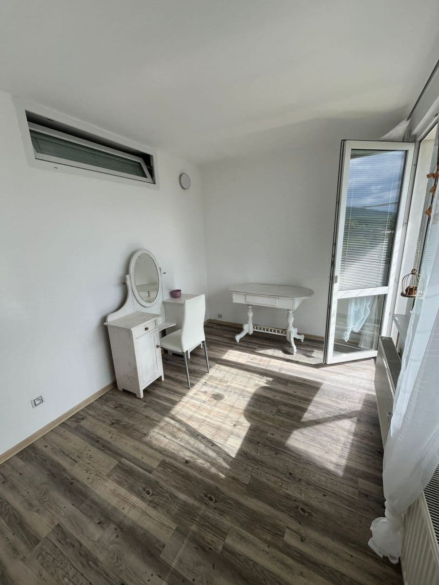 Pronájem bytu 3+1 50 m², Adámkova, Chomutov, Ústecký kraj Pronájem bytu 3+1 50 m², Adámkova, Chomutov, Ústecký kraj