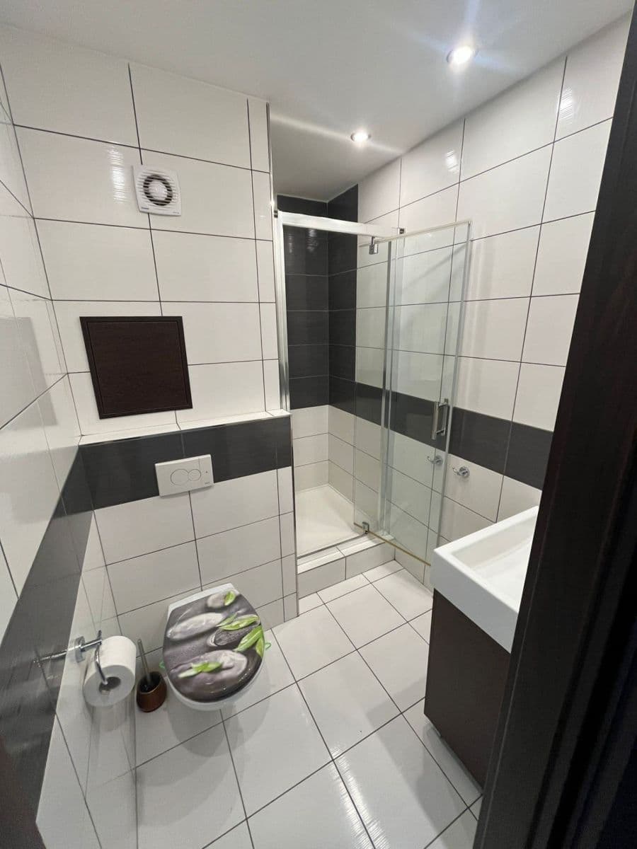 Pronájem bytu 3+1 50 m², Adámkova, Chomutov, Ústecký kraj Pronájem bytu 3+1 50 m², Adámkova, Chomutov, Ústecký kraj