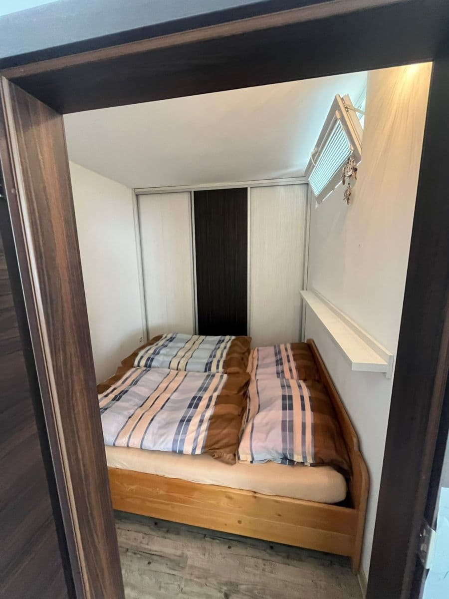 Pronájem bytu 3+1 50 m², Adámkova, Chomutov, Ústecký kraj Pronájem bytu 3+1 50 m², Adámkova, Chomutov, Ústecký kraj